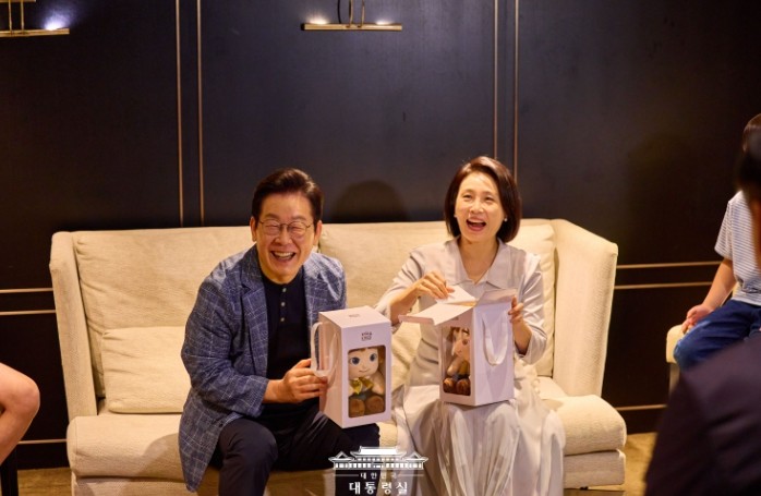이재명 대통령 내외, 영락보린원 원생...