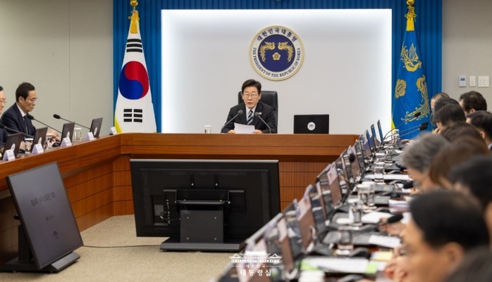 이재명 대통령, 수석·보좌관 회의 주...