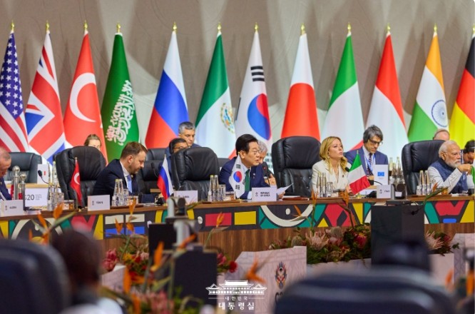 이재명 대통령 "글로벌 AI 기본사회 실현…국제사회와 적극 협력"